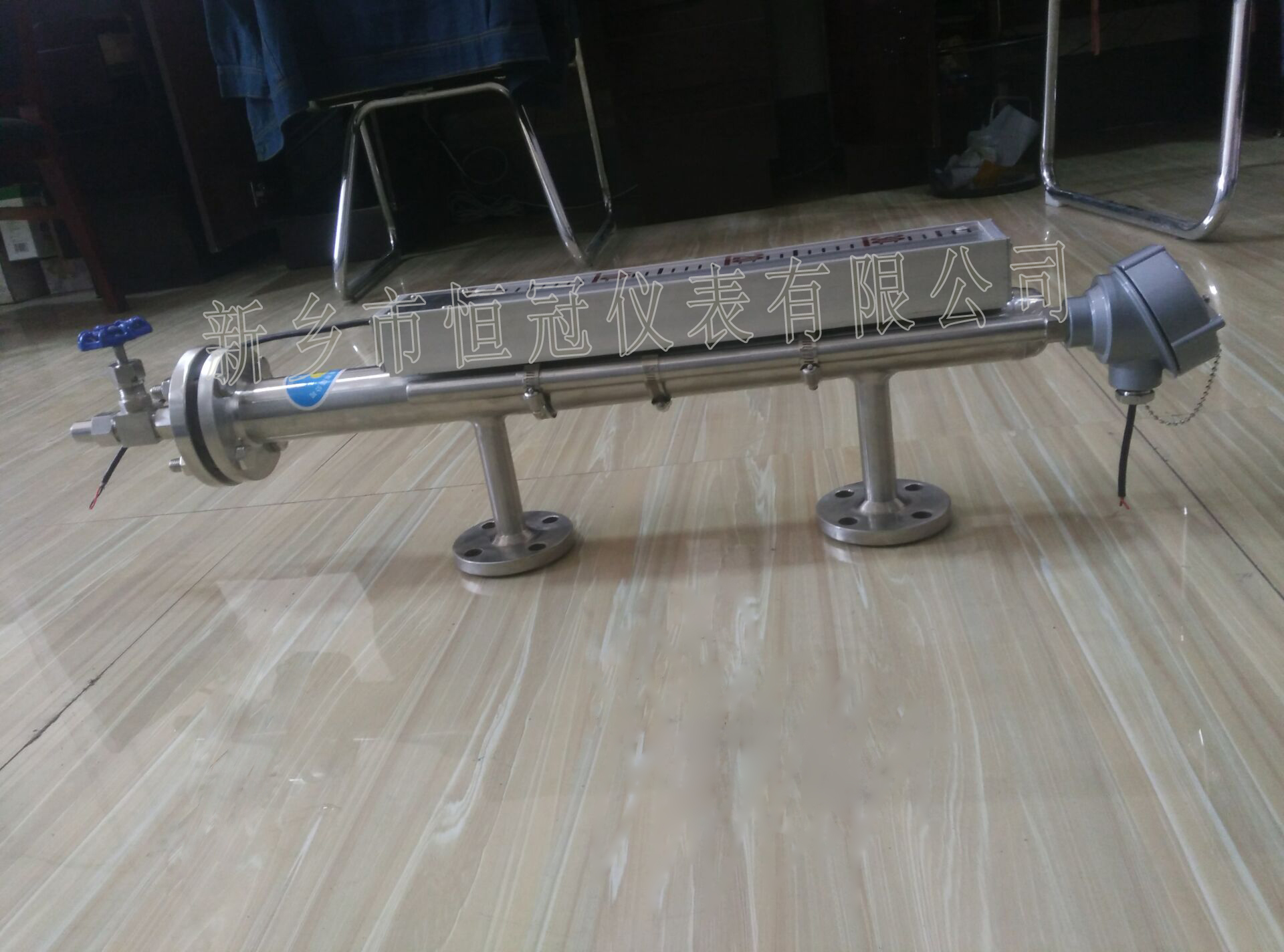 云南訂制的磁敏電子雙色液位計已發(fā)貨，湯經(jīng)理您保持手機(jī)暢通，以方便接收